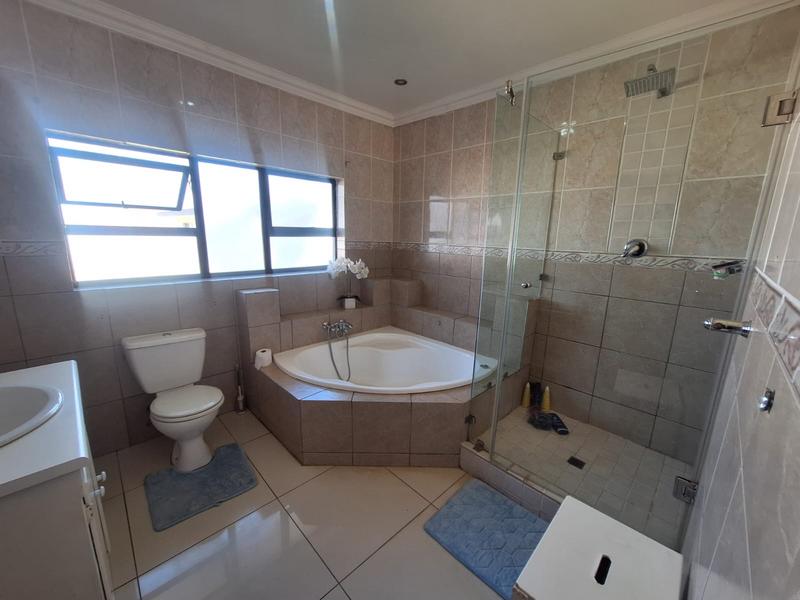 4 Bedroom Property for Sale in Flamwood North West